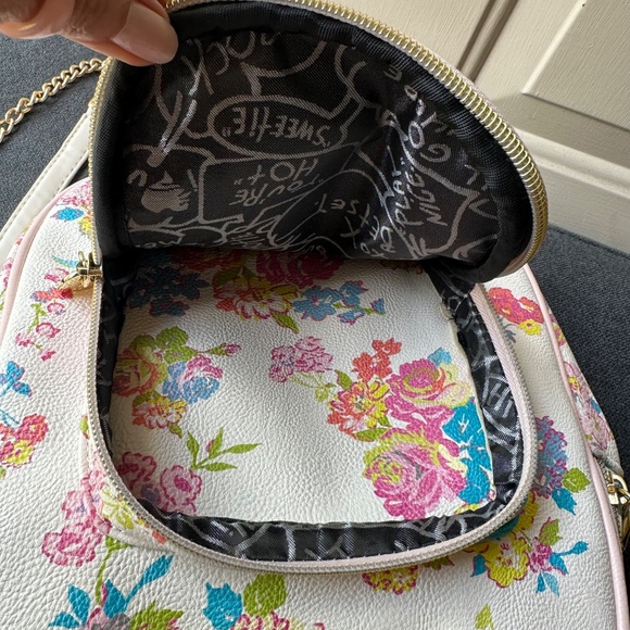 Betsey Johnson floral print Mini Backpack. - Picture 15 of 16